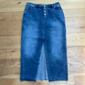 Wash Lab Jean Raw Hem Maxi Split Skirt. Size 31